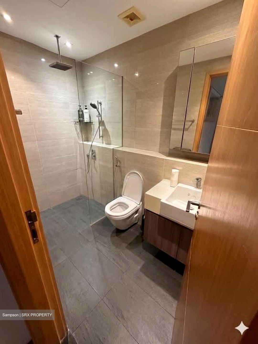 Casa Cambio (D19), Condominium #558861781